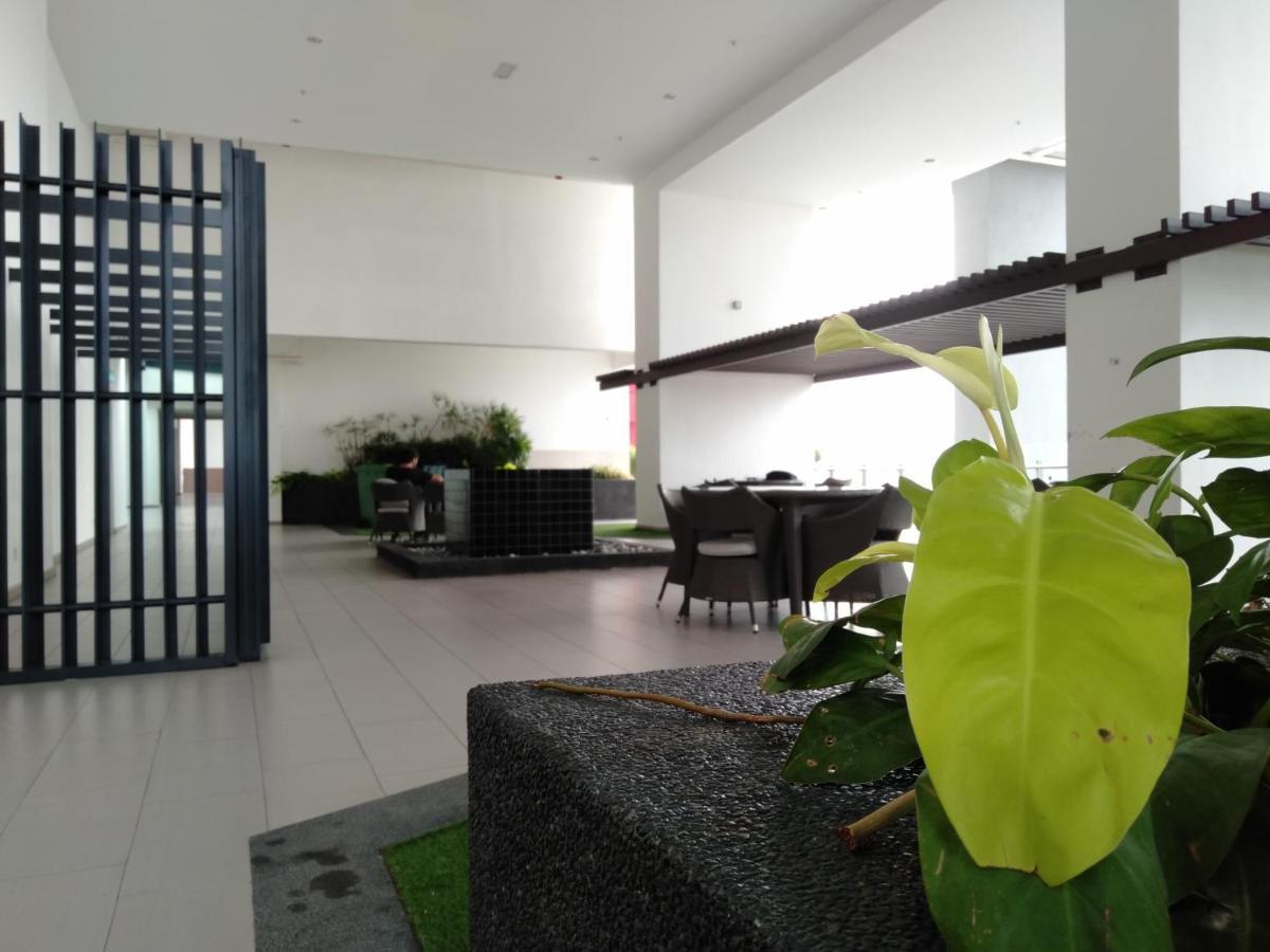 #4 Summer Studio - One South Seri Kembangan Buitenkant foto