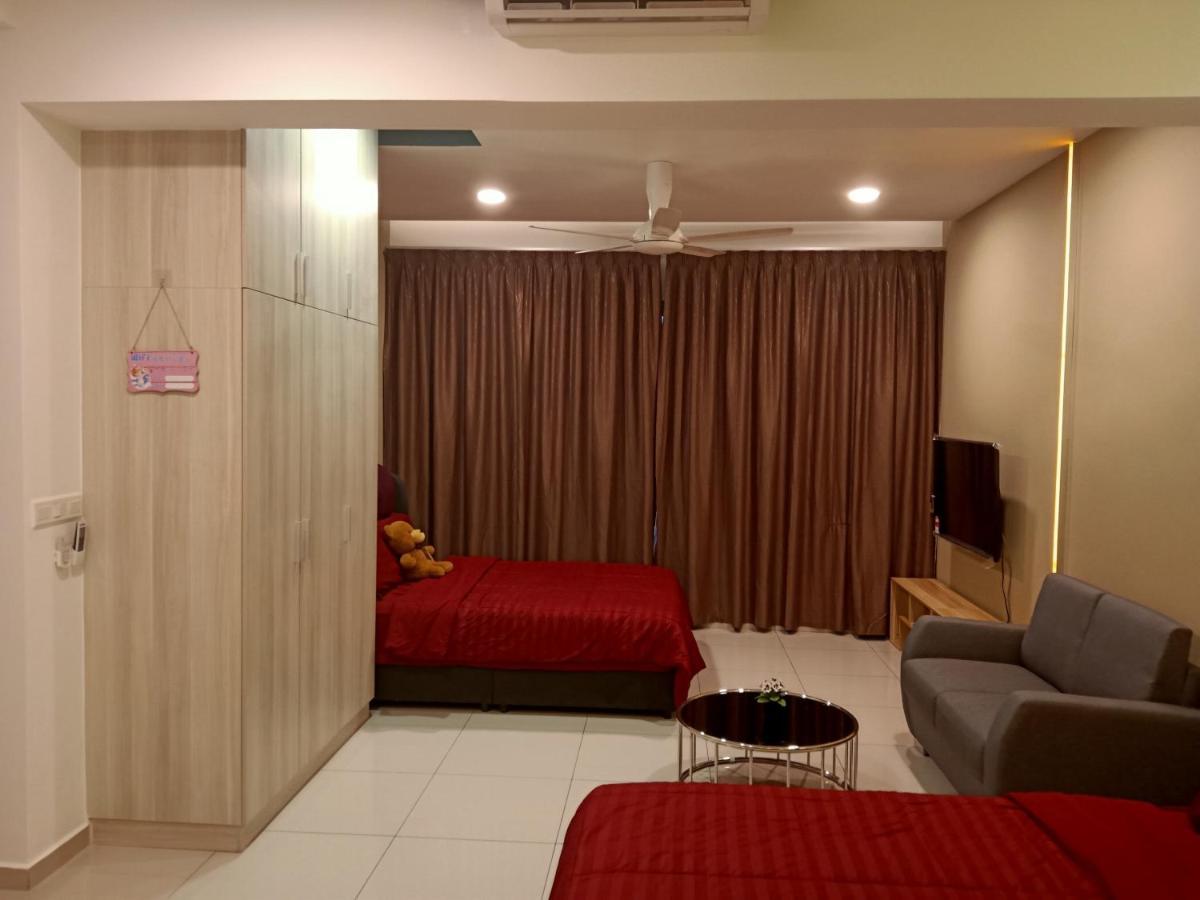 #4 Summer Studio - One South Seri Kembangan Buitenkant foto
