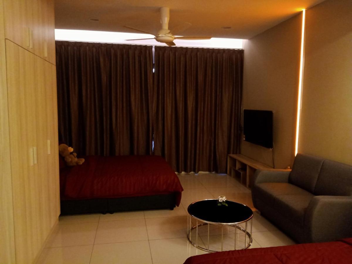 #4 Summer Studio - One South Seri Kembangan Buitenkant foto